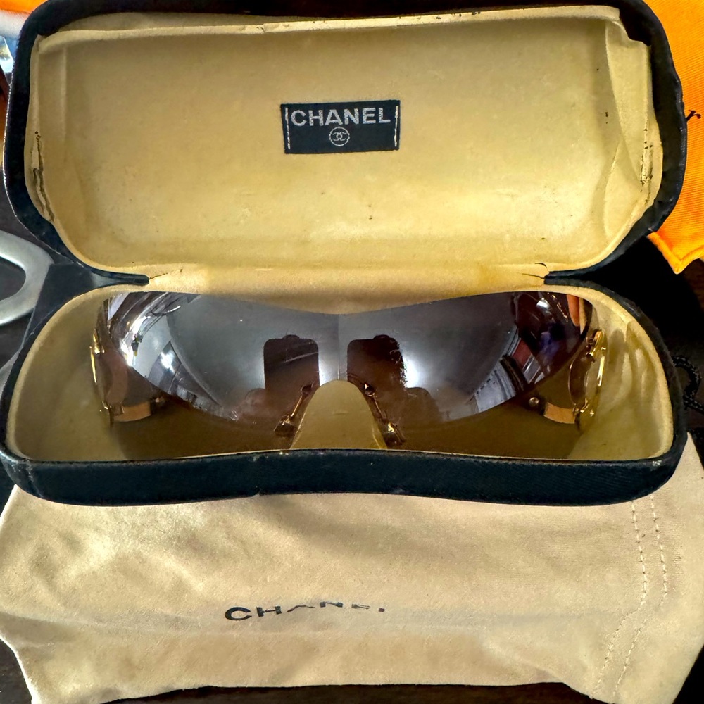 Chanel sunglasses with case and dust bag